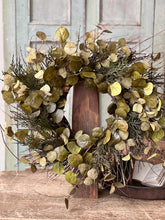 Load image into Gallery viewer, Penny Leaf Wreath