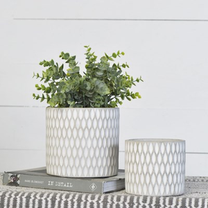 Grey/White Grate Pattern Pot