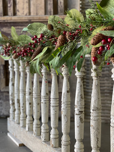 Lapland Magnolia Garland